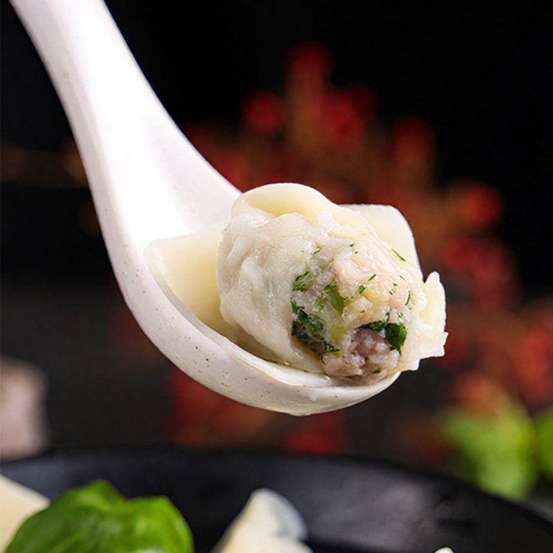 Кустарные вонтоны из сельдерея и свинины ручной работы