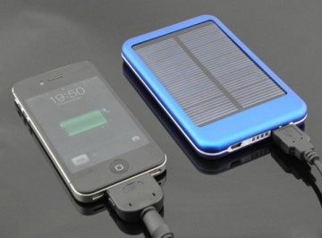 Solar Power Bank Charger for Cell Phones (P2600)