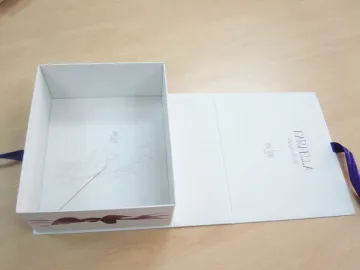 Folding Style Cardboard Cosmetic Packaging Box