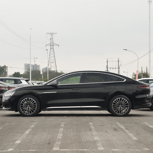 Mașină New Energy: Vehicul electric Sedan cu 4 uși și 5 locuri la promoție