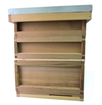 2018 National bee hive factory directly supplies various red cedar national beehive for beekeeping hot sale in British and EU