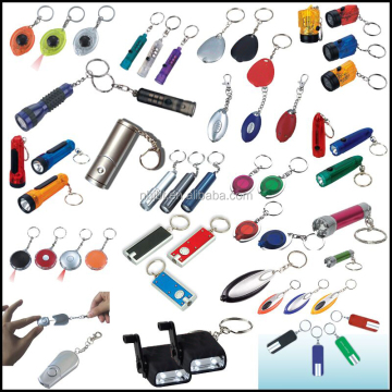Chaves de metal personalizados de alta qualidade e chaveiros de PVC acessíveis com lanterna