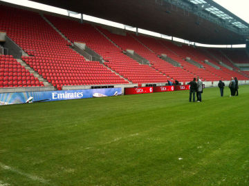 High Resolution Soccer Stadium Perimeter Led Display Panel P20 With Iron / Aluminum Cabinet