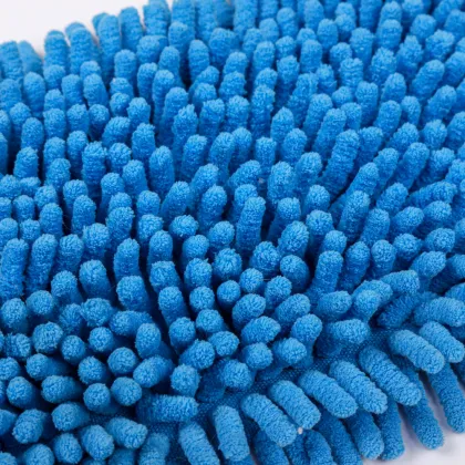 Jacketed chenille mop cloth