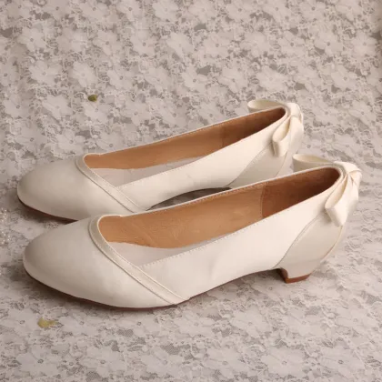 Small Heel Slip-on Wedge Heel Size 4 White Satin