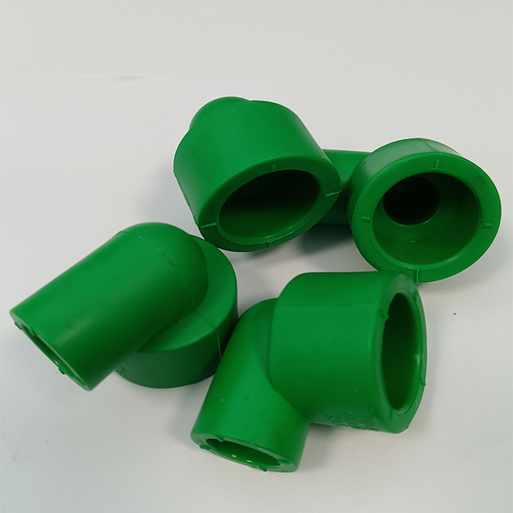 green PP reducing pipe fitting for plumbing installation