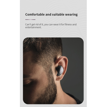 Auricolari wireless in orecchio con cassa di ricarica USB-C