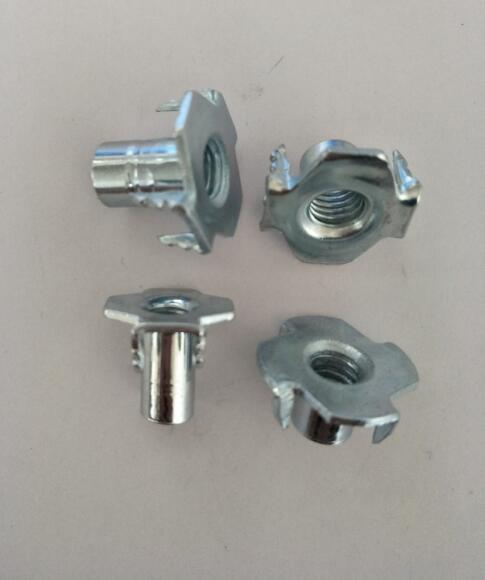 4 Prongs Rivet T Nuts