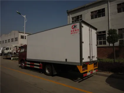 Dongfeng insulation body van truck