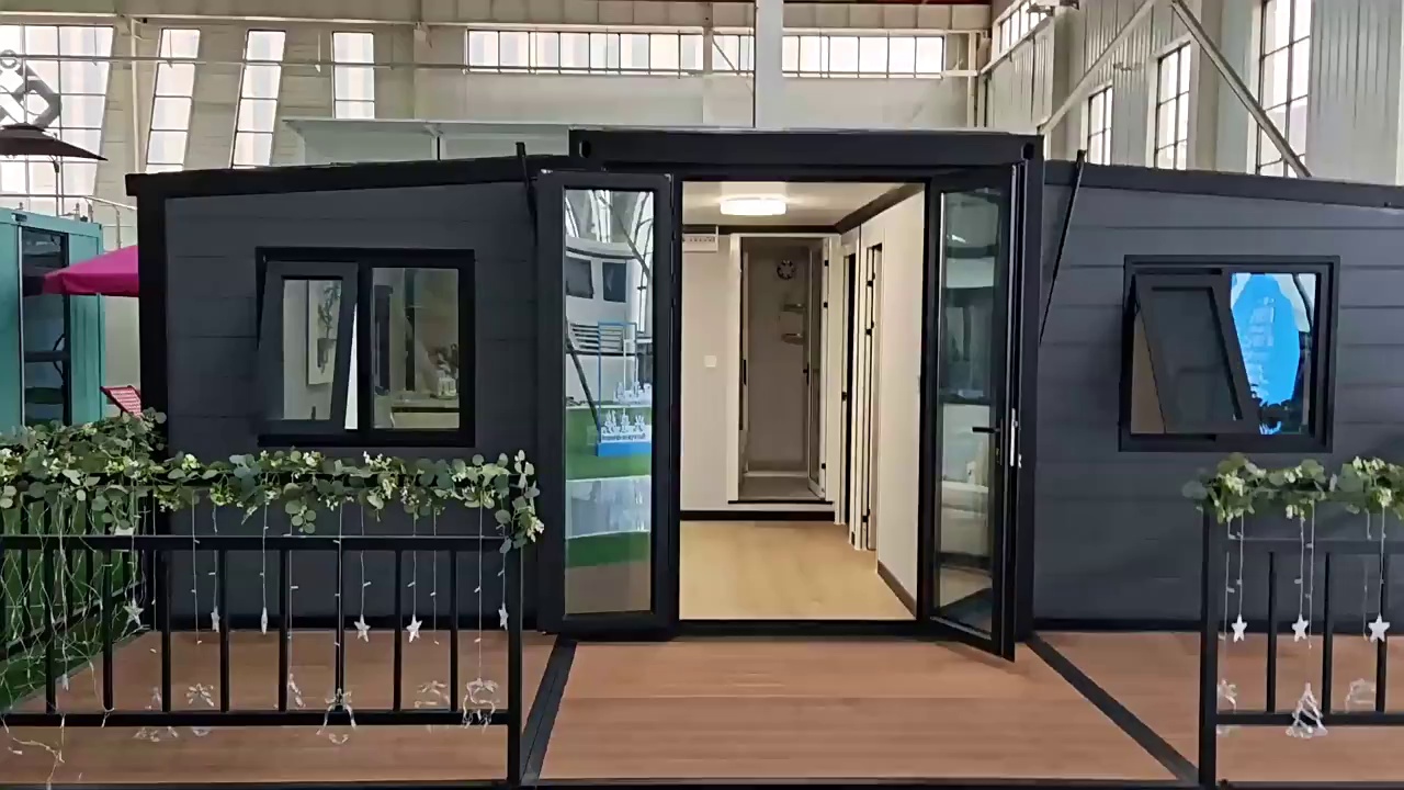Quick-Deploy Foldable Living Container with Custom Sizing