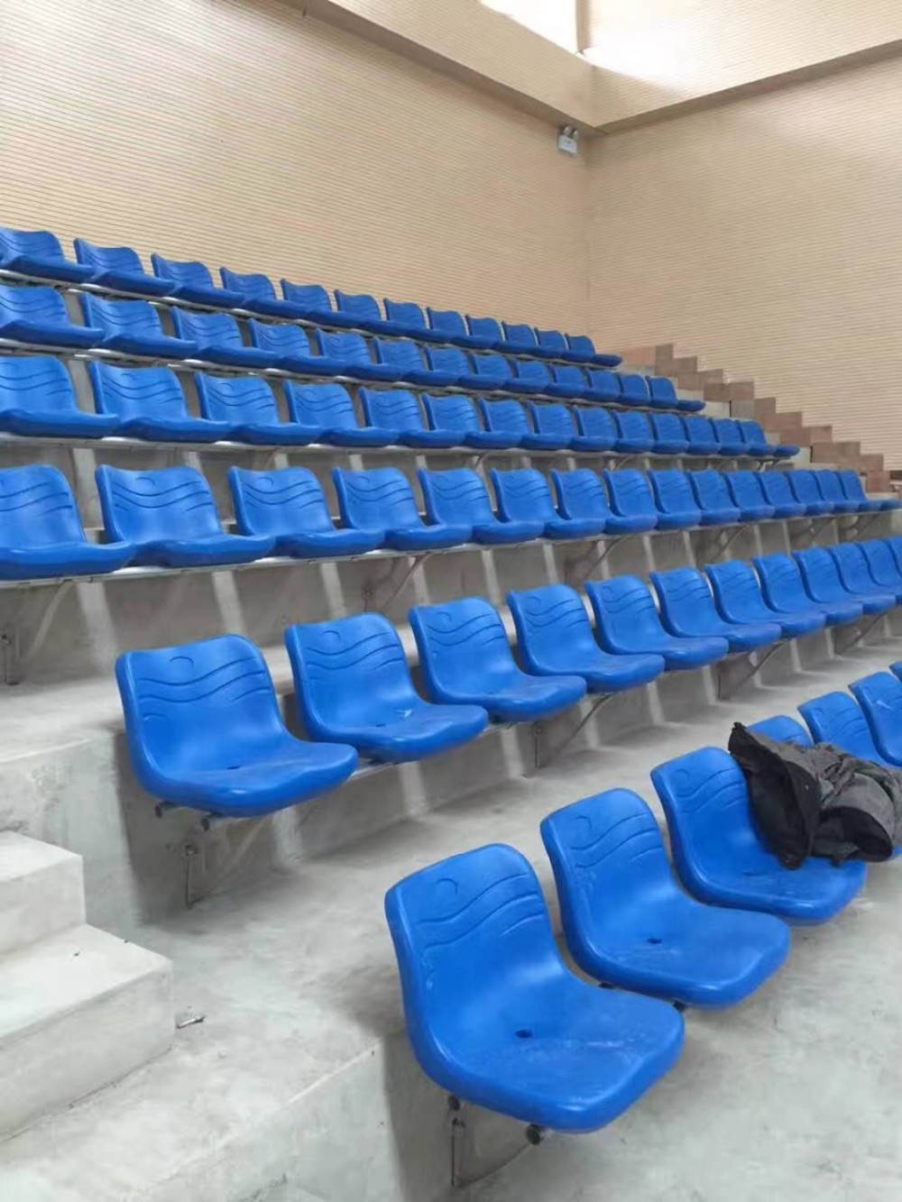 Stadium Seats for Floor-to-Ceiling Installation