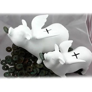 Creative Pig Money Box with Wing, Customized Designs and Logos Available