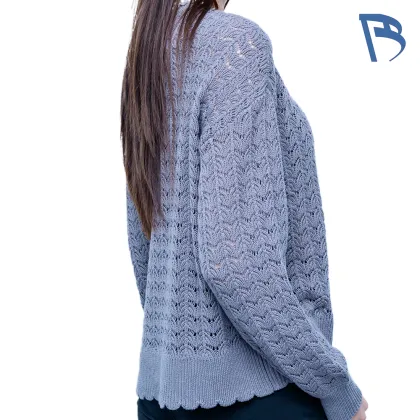 Women's pullover made of acrylic fiber