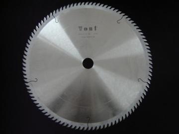 Solid wood cross cutting saw blade