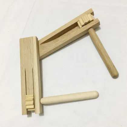Rotatable Wood Castanet: An Innovative Orff Musical Instrument C02280