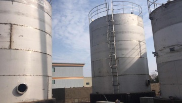 Stainless steel horizontal-type storage tank