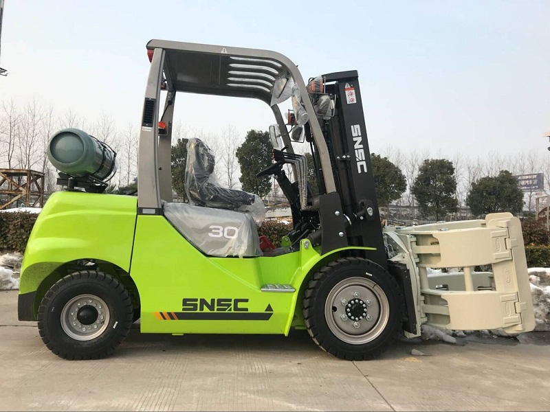 Forklift With Clamps