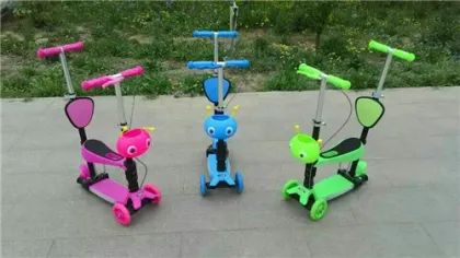 Three Wheel Mini Plastic Child Scooter