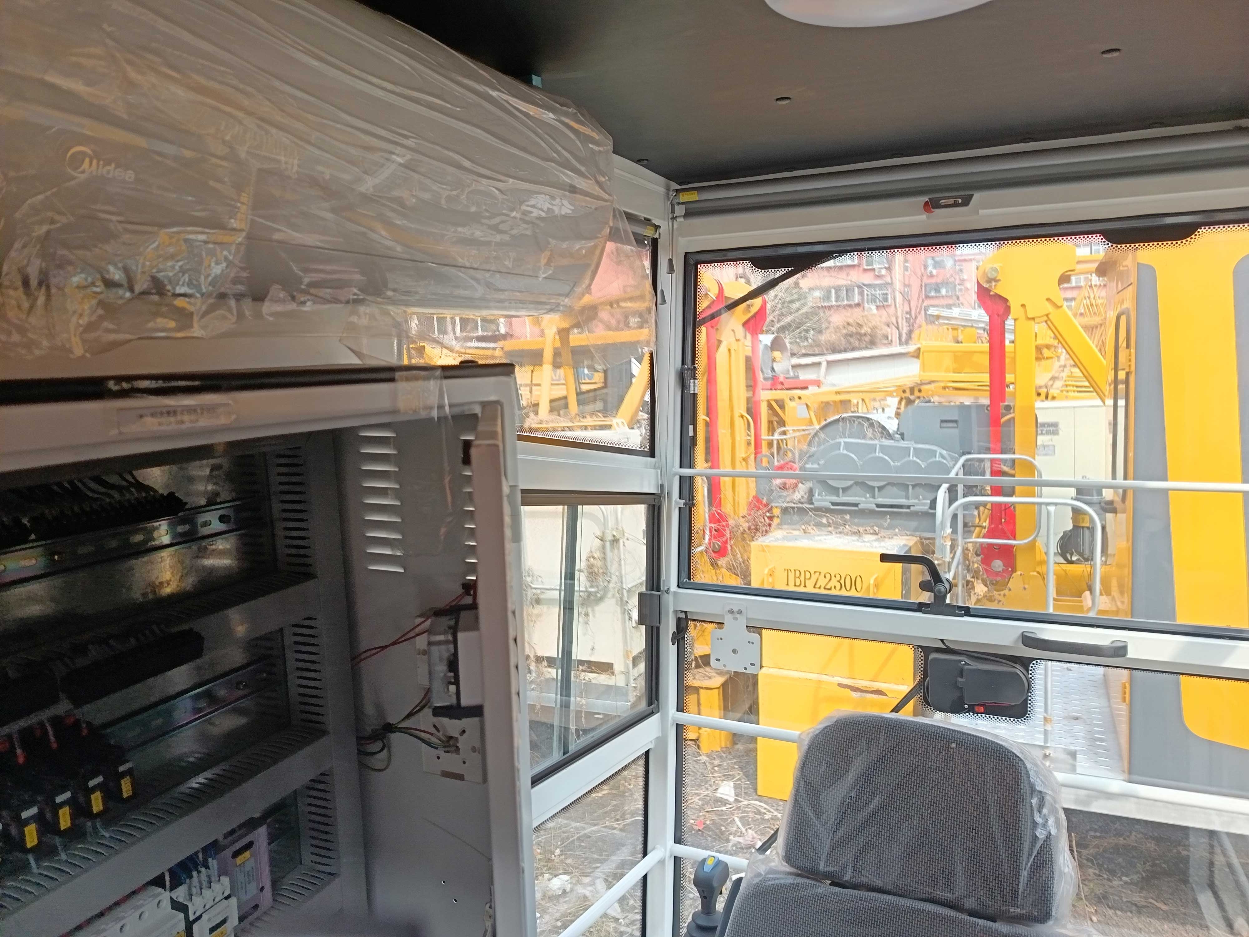 xcmg-used-crane-on-loading-truck