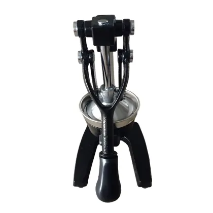 Hand-Operated Pomegranate Juice Press: Extracting Fresh Juice Naturally