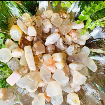 Hot Selling Quartz Groothandelaren: Crystal Heal Natural Stone Gravel Flower Agaat Polijste chips (50 g/zak)