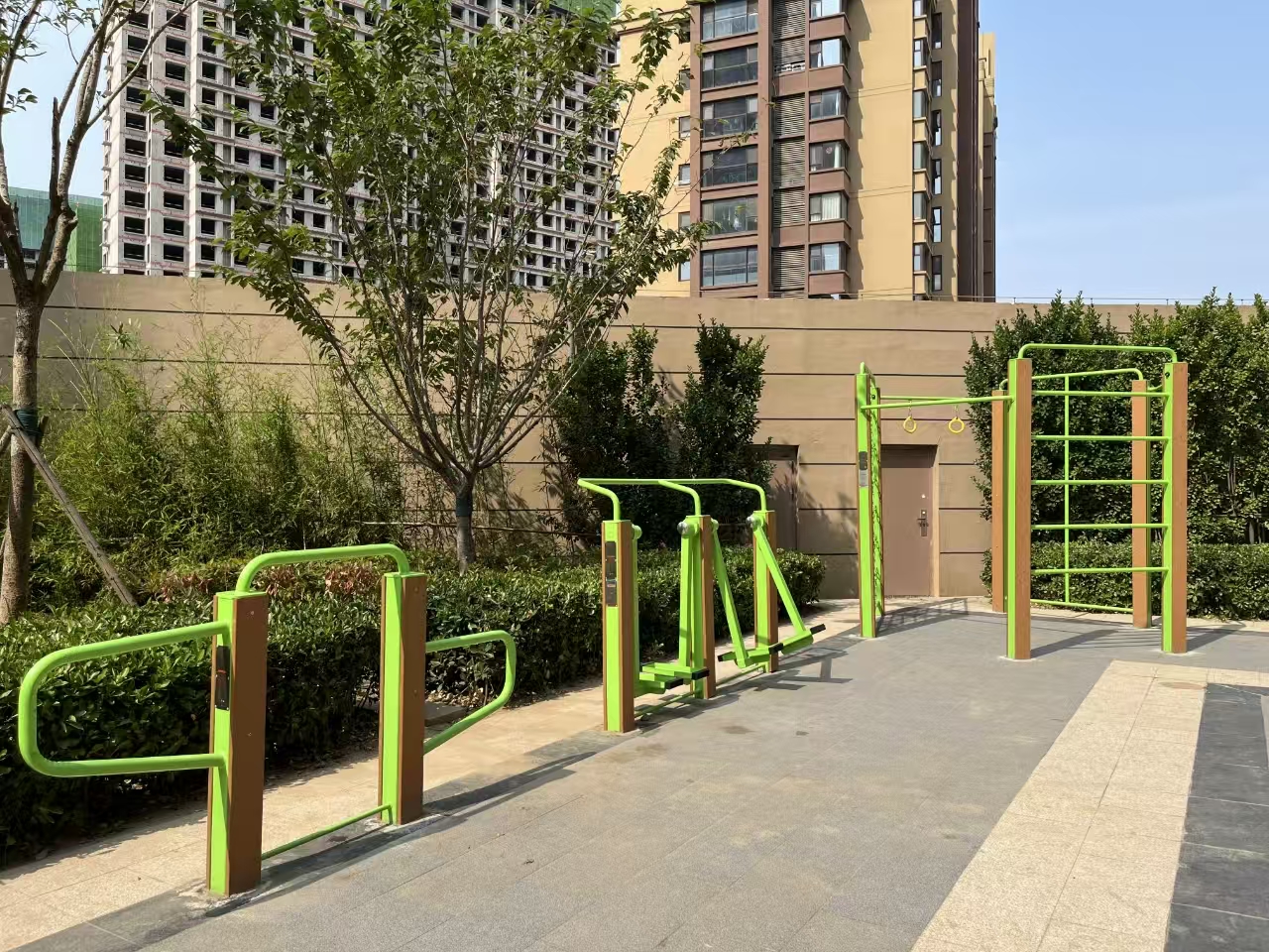 outdoor fitness equipment