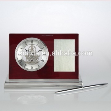 2015 new design wooden table clock with pen holder K8033