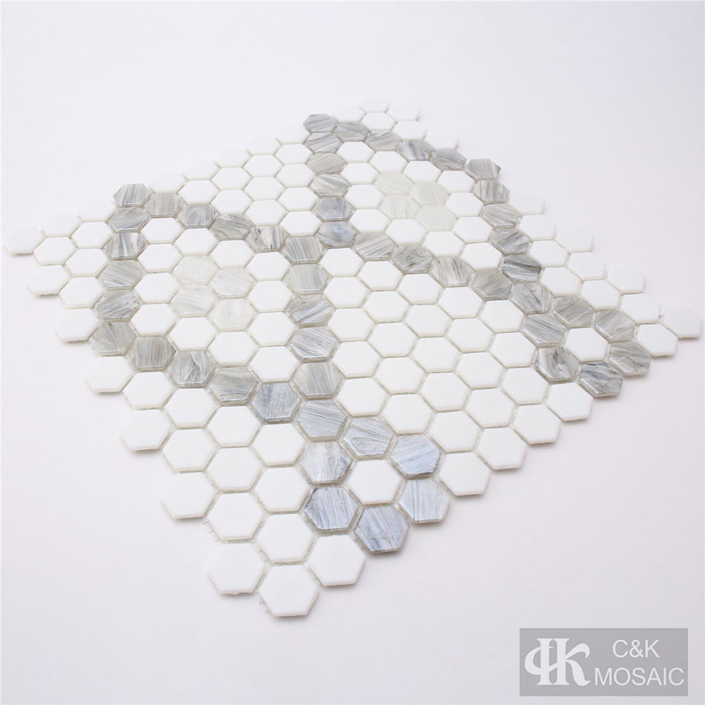 Glass mosaic tiles with a diamond pattern