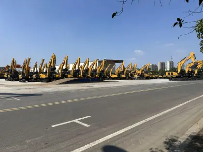 XCMG 6 ton crawler excavator Xe60 small excavator