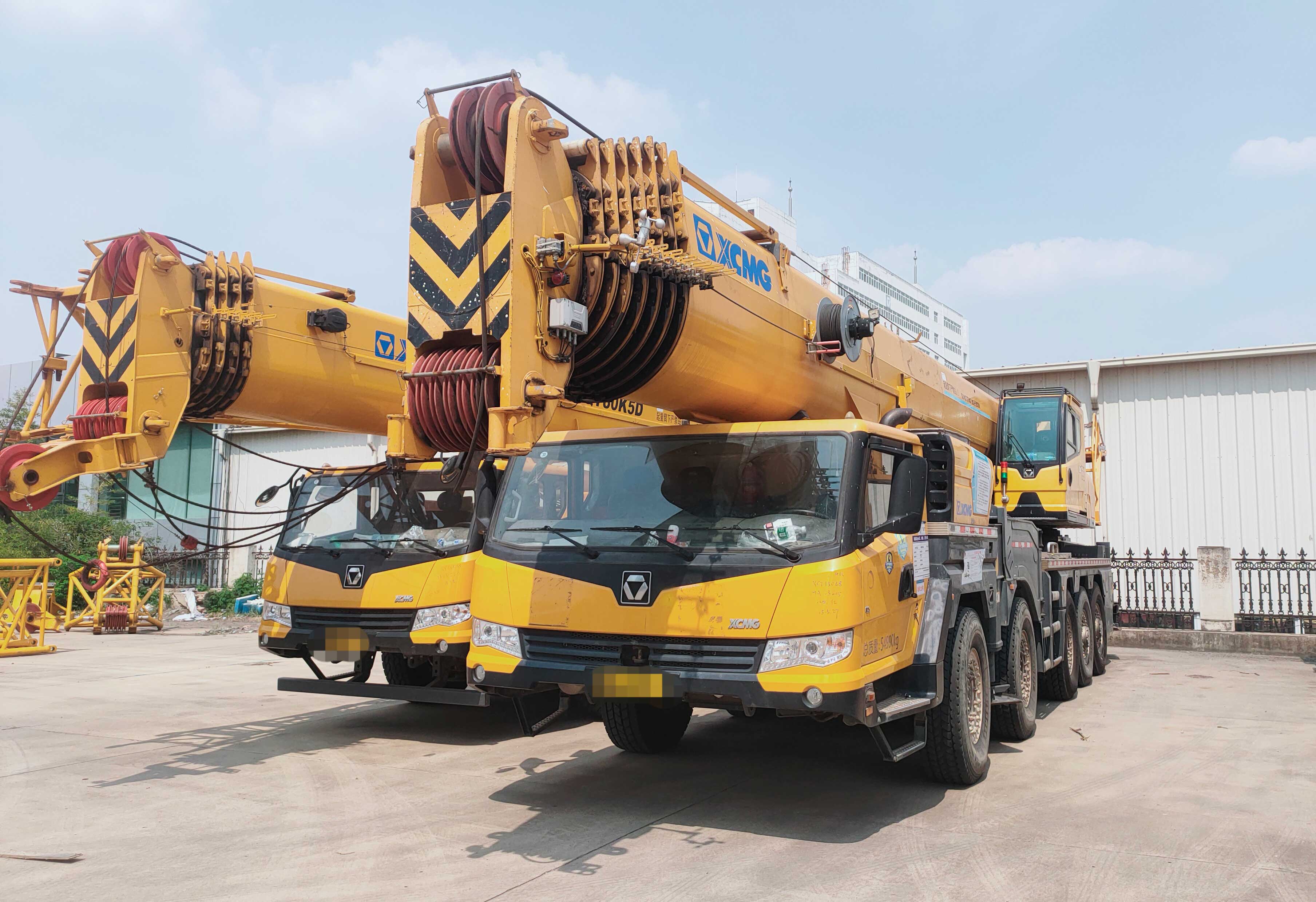the-front-side-of-used-truck-crane-xct130 the-front-side-of-used-truck-crane-xct130