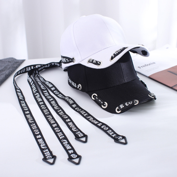 Uzun şerit yaprağı kolye ve vahşi mektup nakış ile Kore moda şapkası