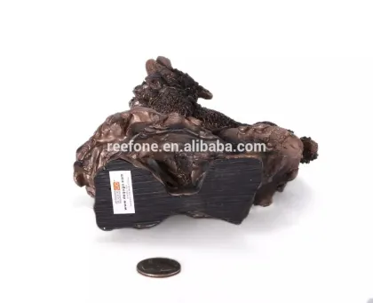 Deqogo Copper Wolf Howing to the Moon Statue by Deqogo Decoration