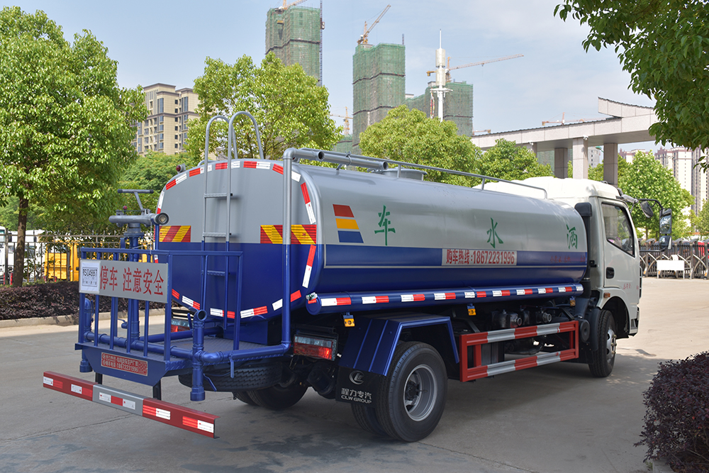 Euro III emission standard Dongfeng tanker water truck