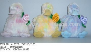 cute and lively stuffed customized plush clumsy ducks with a rose in hand