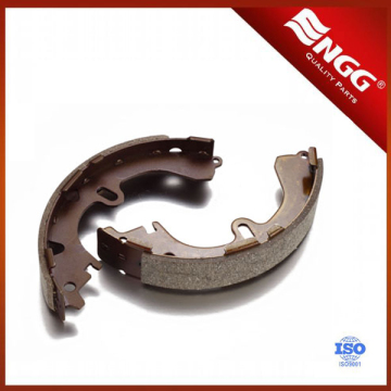 motorcycle brake shoe for Bajaj three wheeler