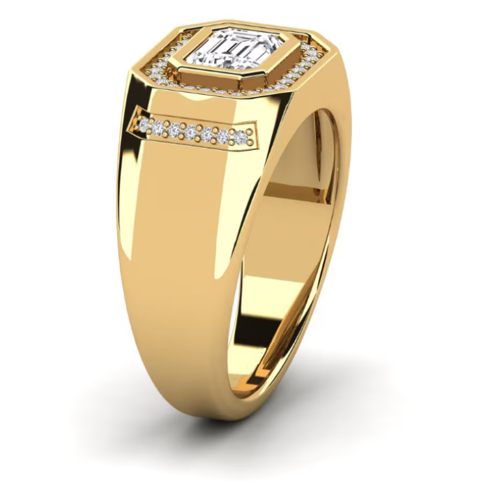 Ángulo frontal de un anillo de sello para hombre con un halo de diamantes de laboratorio octogonal