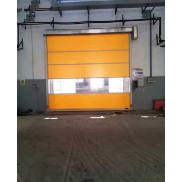 Fast rolling door for Cargo shower room