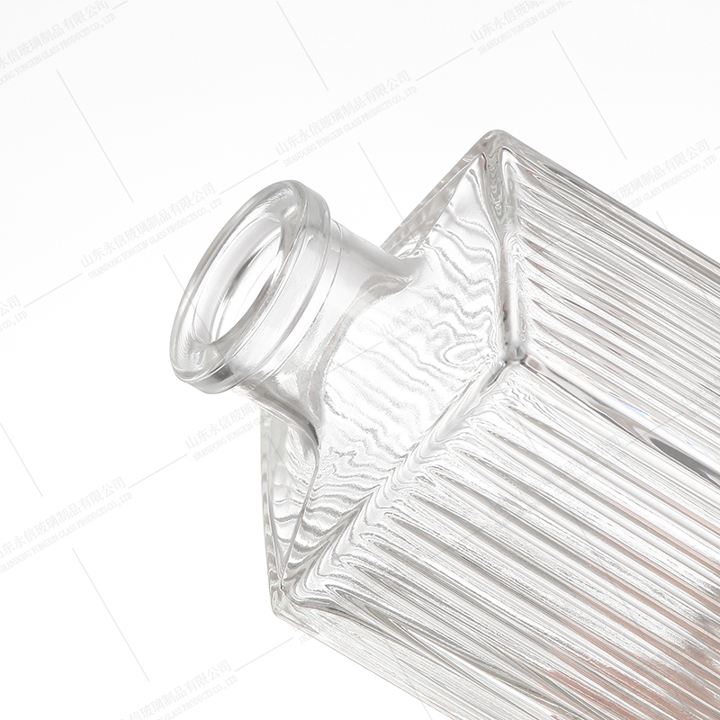 Flat square bayonet glass perfume diffuser bottle
