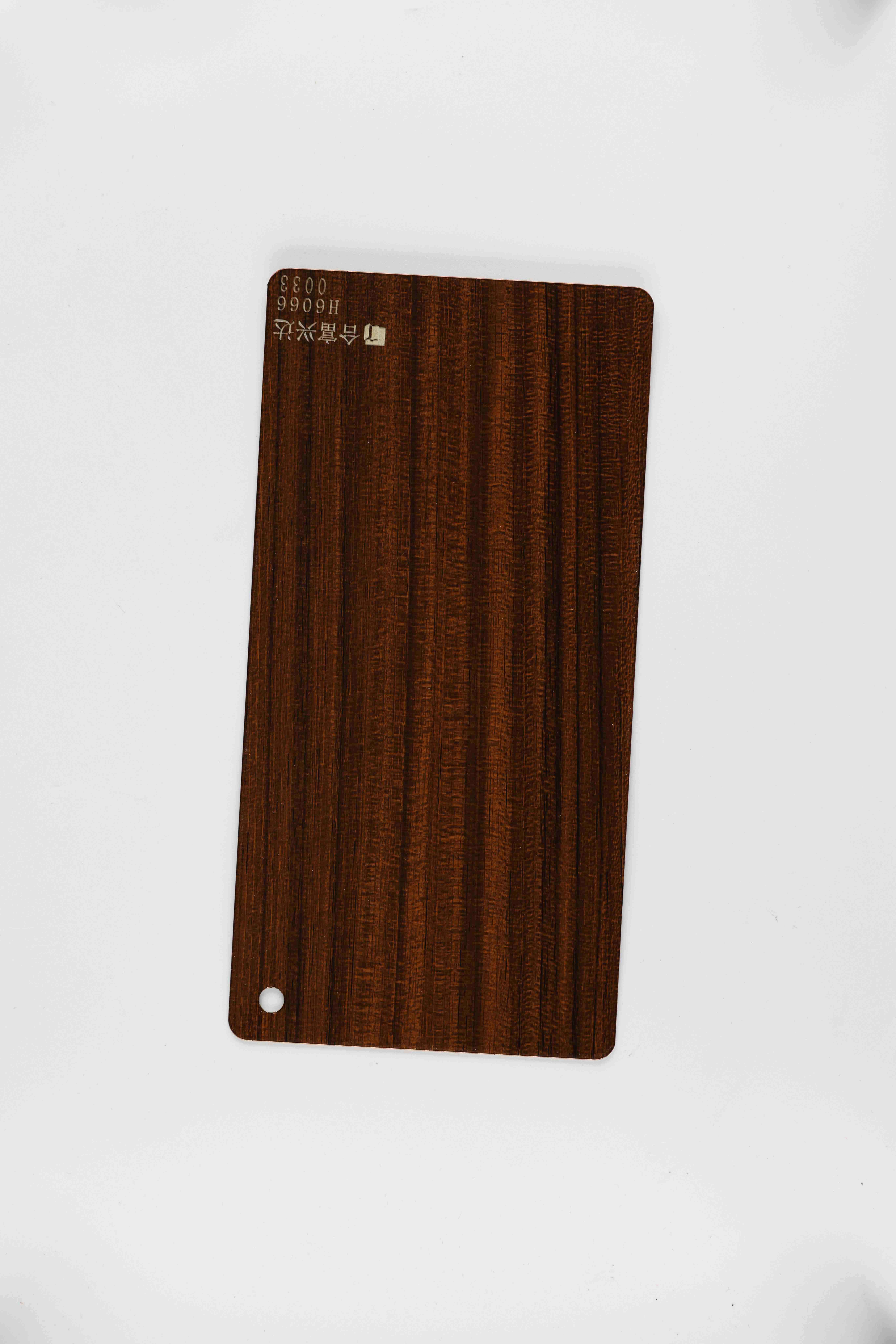 एम्बर टीक वुड ग्रेन टेक्सचर H6066 का क्लोज़-अप