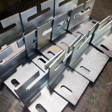 Black Z Shaped Metal Brackets for Solar Panel Mounting Kits