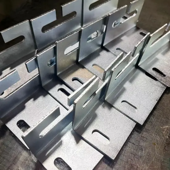 Black Z Shaped Metal Brackets for Solar Panel Mounting Kits