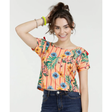 Blusa de manga curta slim fit flor estampada