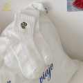 한국 애니메이션 만화 자수 흰색 INS 중간 튜브 양말