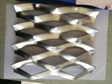 Diamond Hole Expanded Sheet Metal Wire Mesh