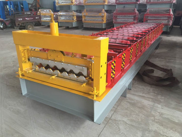 Roof and wall panel tile roll forming machine
