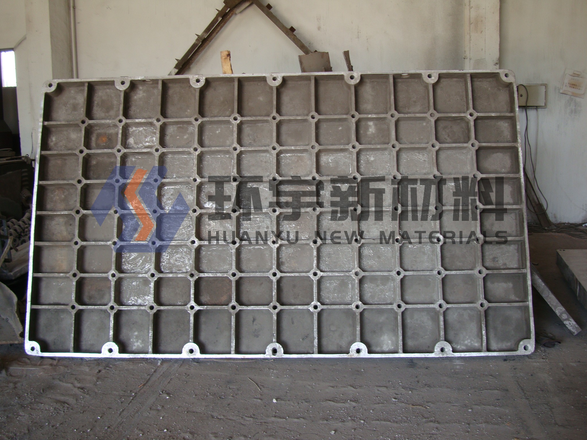 Подиге за топлотну обраду 3000 мм × 1800 мм