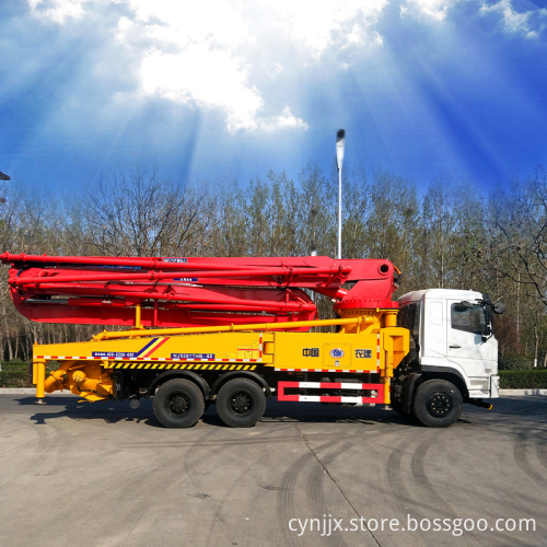 22.6 Tons 30m Truck-Mounted Concrete Pump with Dongfeng Chassis and 177Kw/2300RPM Power