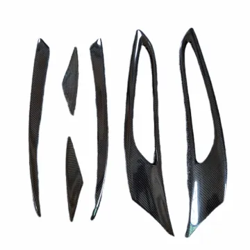 High Quality Dry Carbon Fiber Engine Hood Vent Leaf Panel Decorative Strip for 2017-2020 Ferrari 812 Body Kit