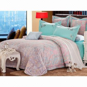 Bordir Bedding Set dengan desain klasik, terbuat dari 100% katun