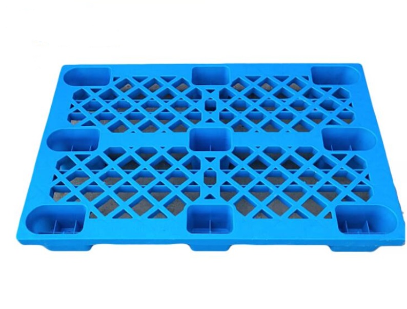 La cuadrícula de nueve pies de paleta de plástico de una sola tabla
